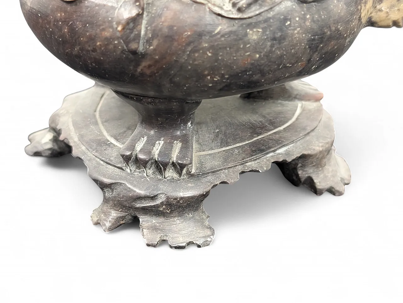 Urna in pietra saponaria di origine orientale, XIX-XX secolo 14