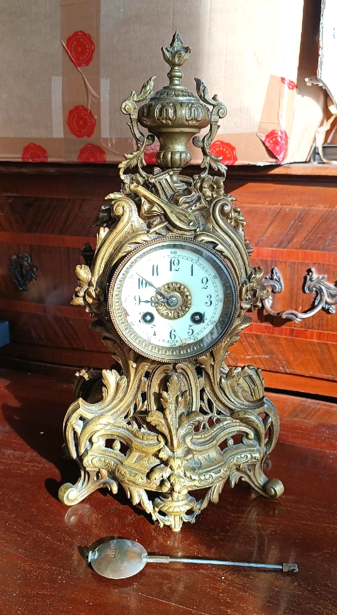 Bronze and porcelain table clock, mid-19th century 1