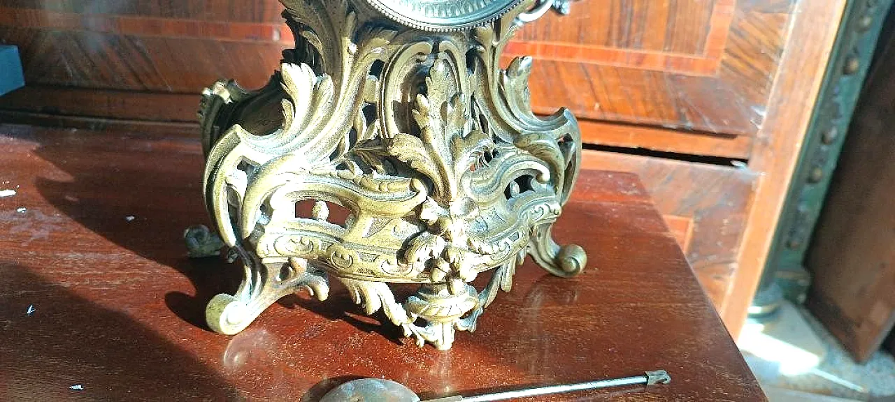 Bronze and porcelain table clock, mid-19th century 4