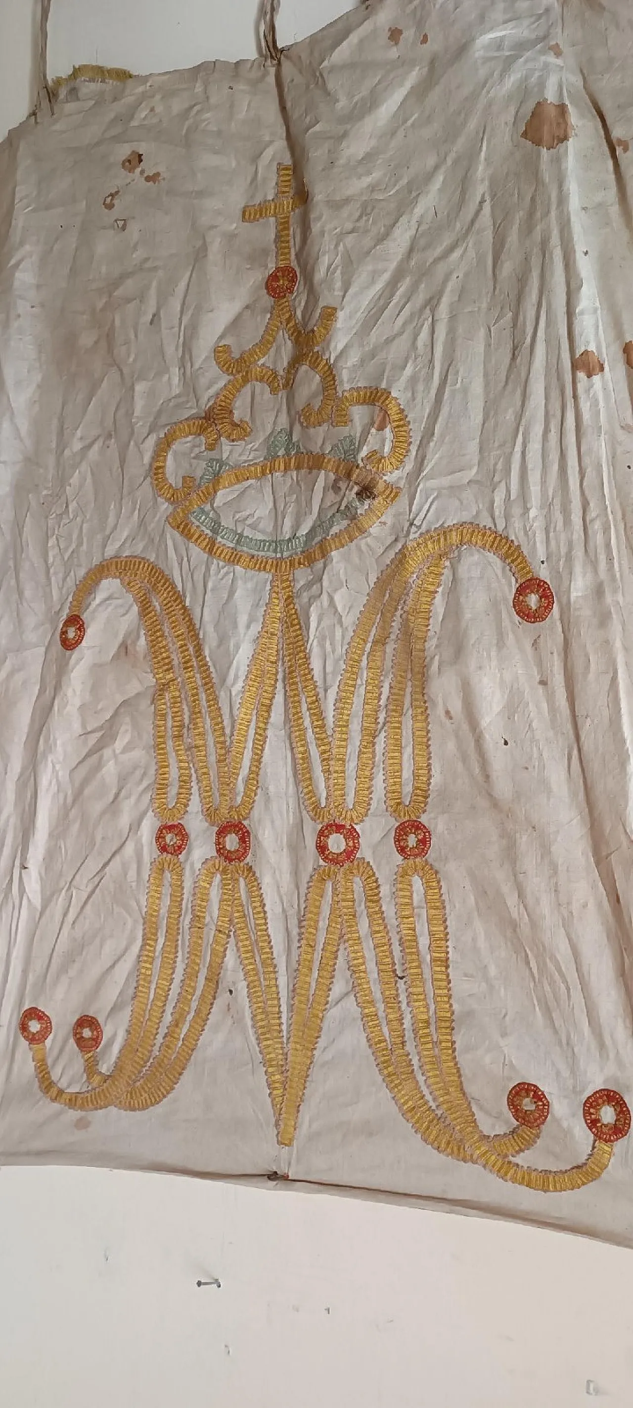 Embroidered fabric banner, 18th century 3