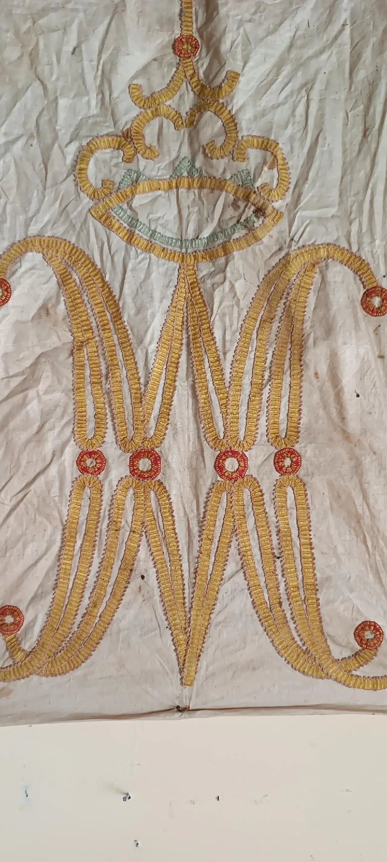 Embroidered fabric banner, 18th century 4