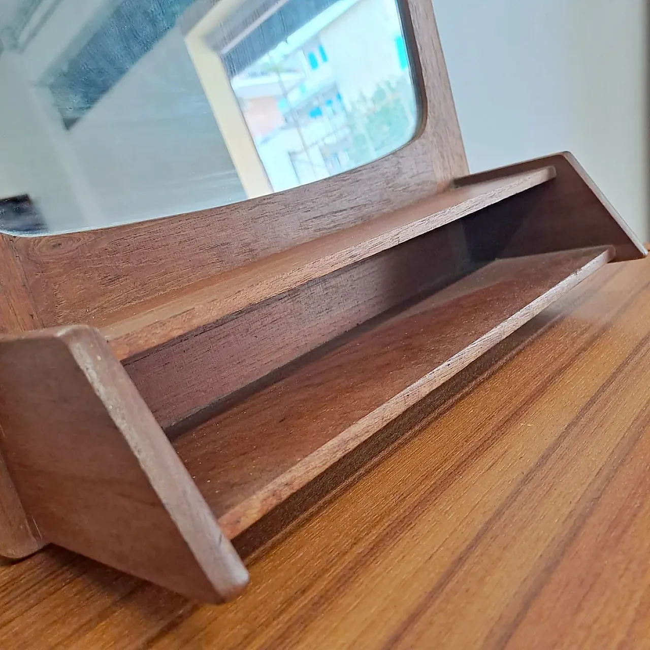 Specchio danese con base, anni '50 1