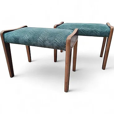 Coppia di panchetti impiallacciati in noce e velluto, anni '50