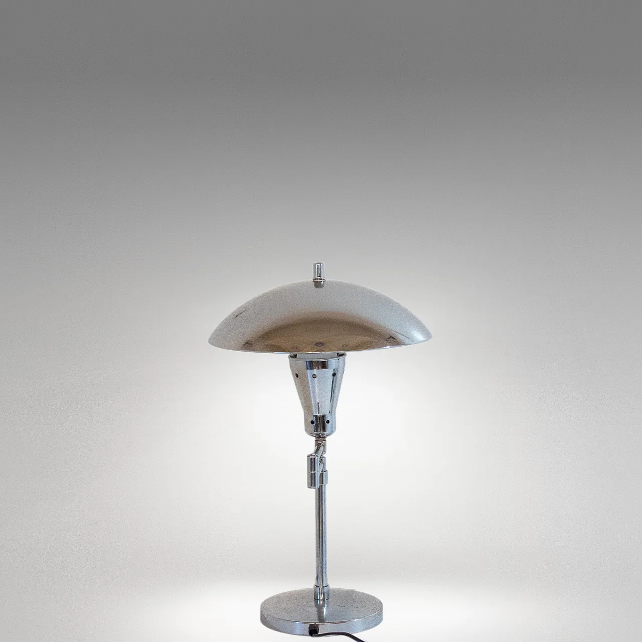 Bauhaus lamp with adjustable lampshade, Italy, 1950s 3