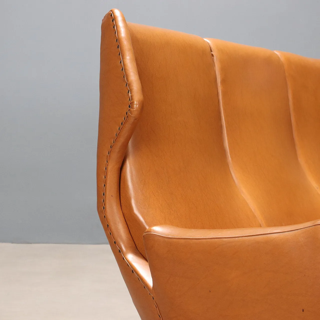 Divano a tre posti in espanso, skai e metallo smaltato, '900 6