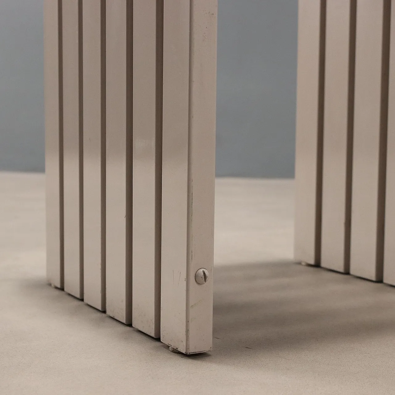 Coppia di espositori in metallo smaltato, '900 7