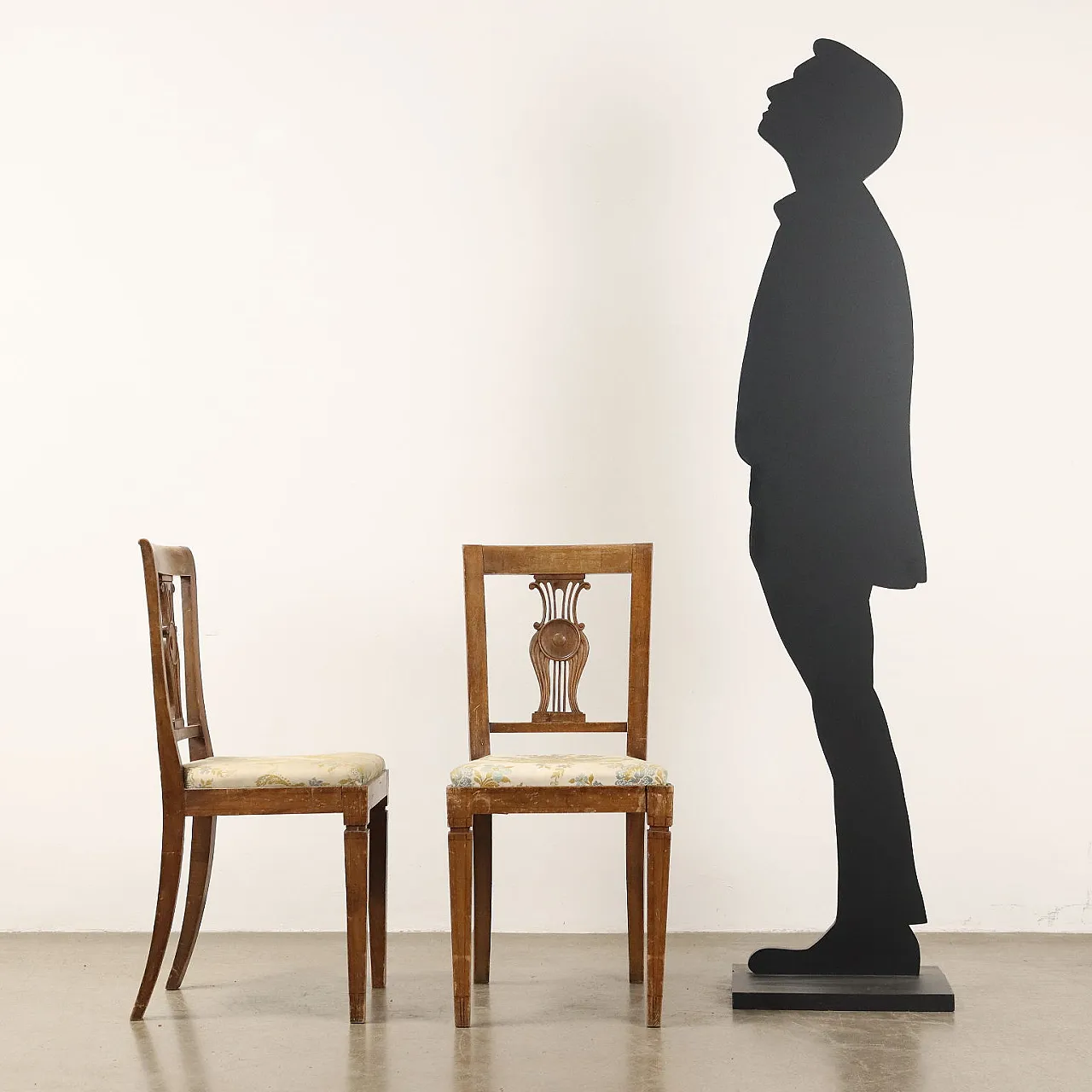 Poltroncina in noce con seduta e schienale imbottiti, metà '800 2