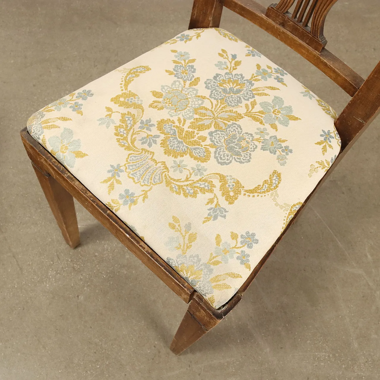 Poltroncina in noce con seduta e schienale imbottiti, metà '800 4