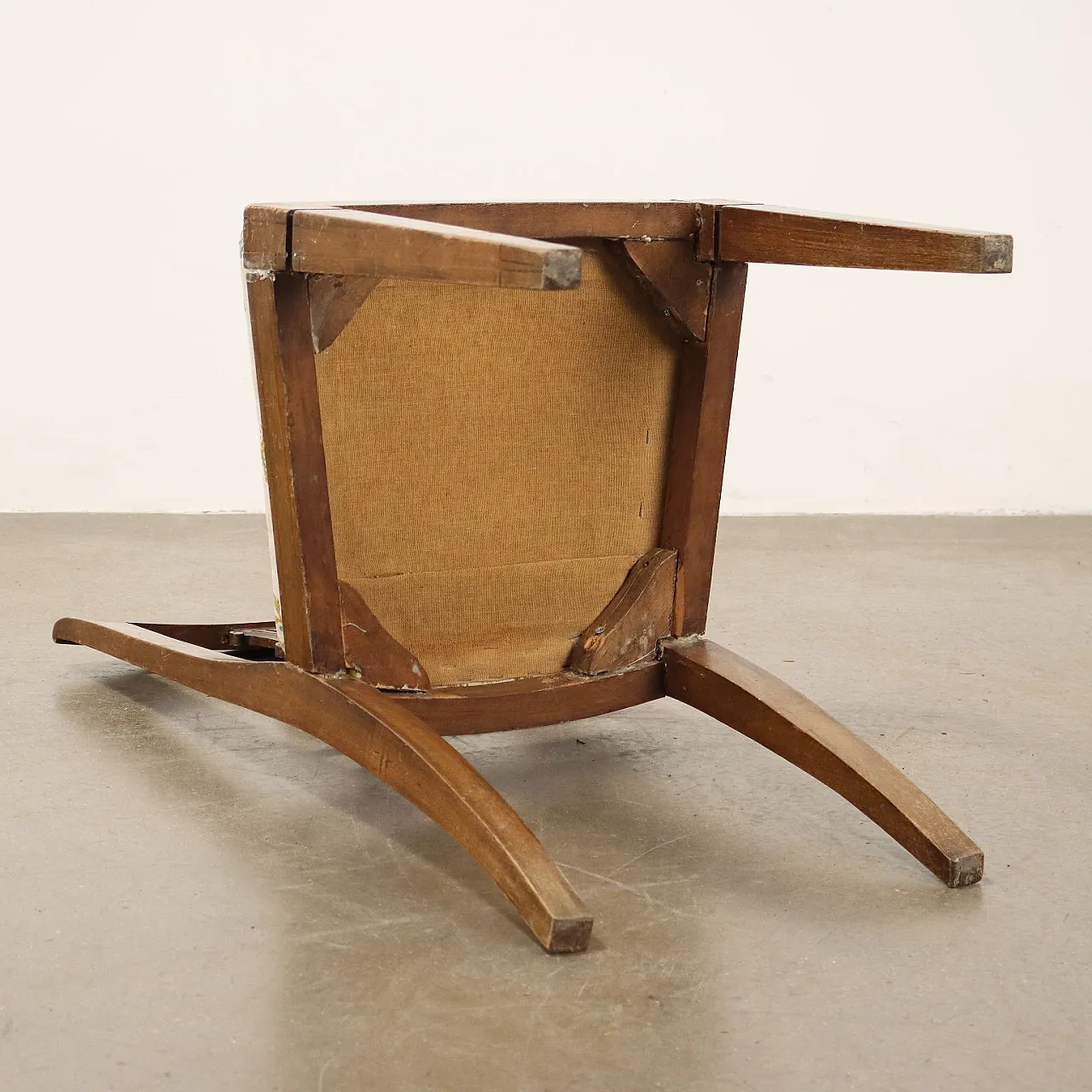 Poltroncina in noce con seduta e schienale imbottiti, metà '800 8