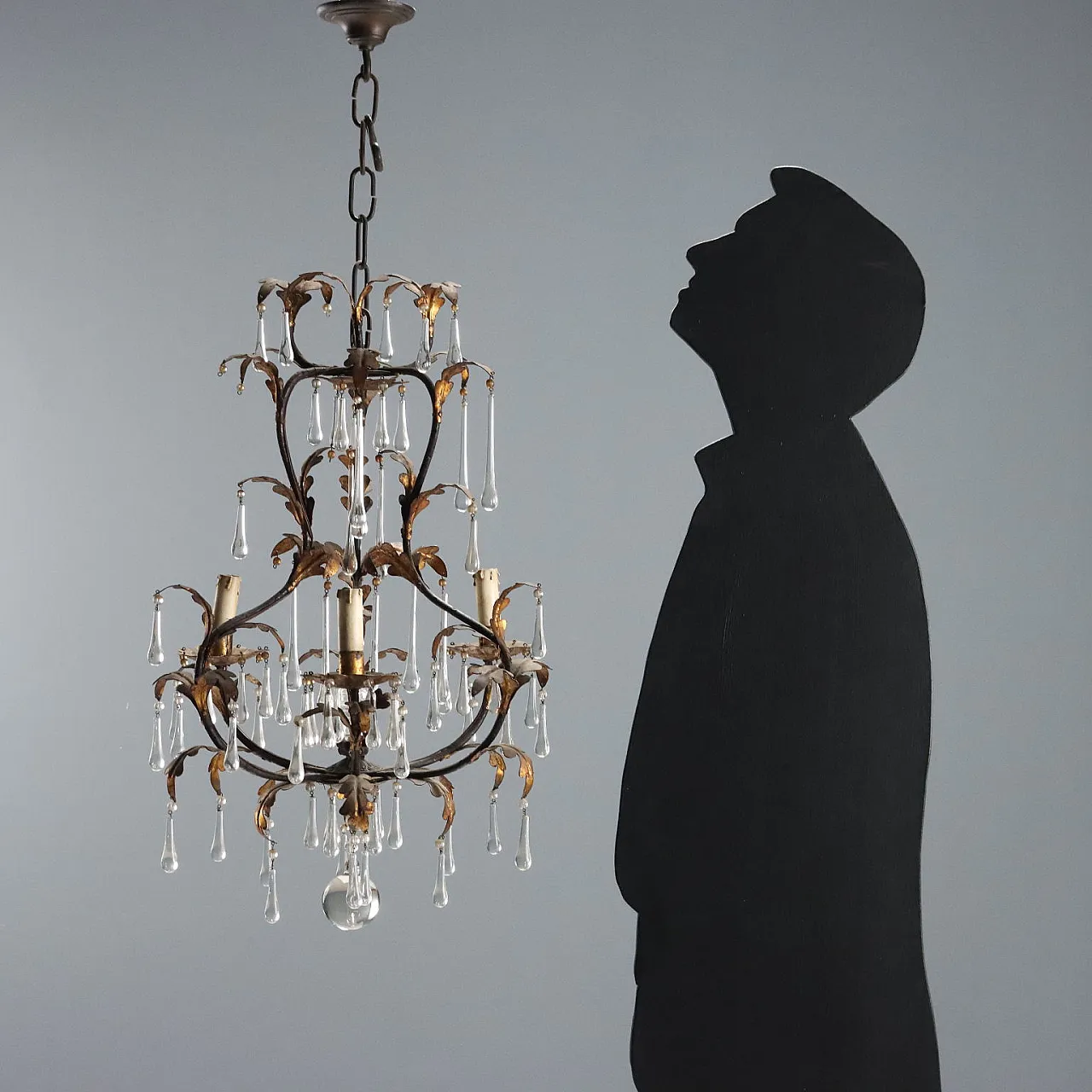 Lampadario in ferro, lamiera dorata e pendenti in vetro, fine '800 2