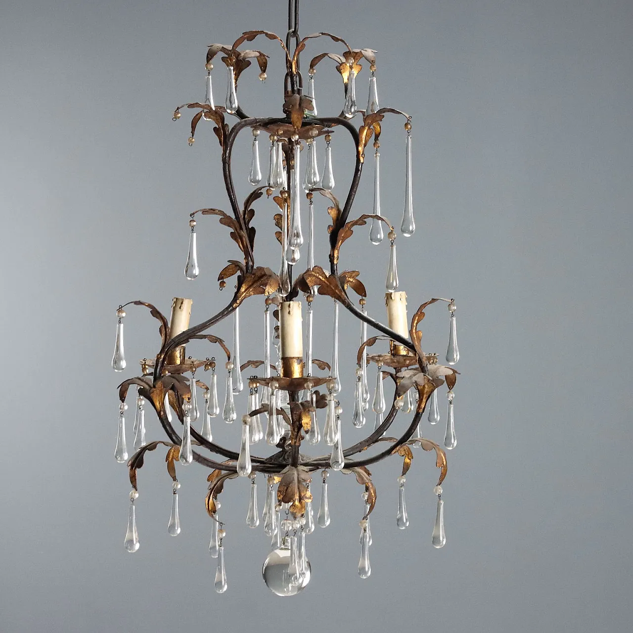 Lampadario in ferro, lamiera dorata e pendenti in vetro, fine '800 3
