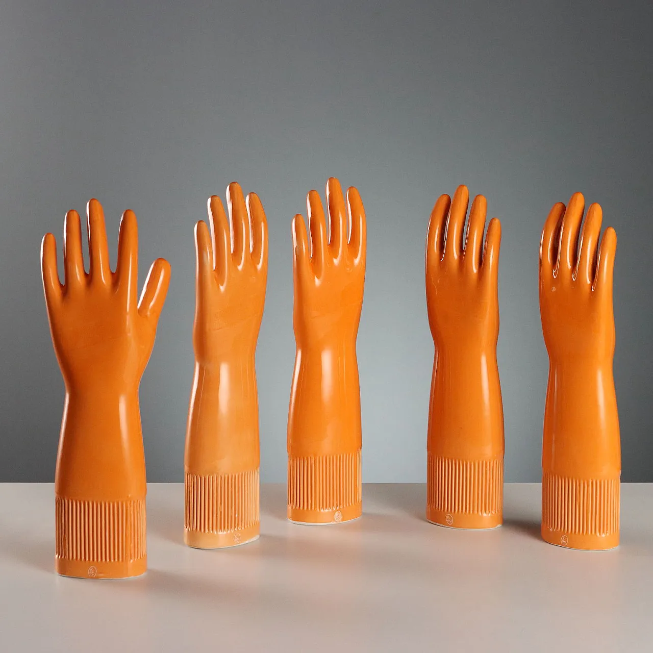 5 Stampi in porcellana per guanti Pirelli, '900 4