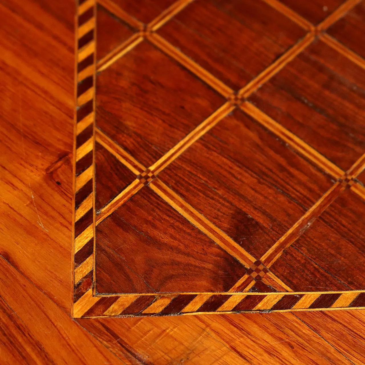 Tavolo da gioco impiallacciato in palissandro e mogano, '700 6