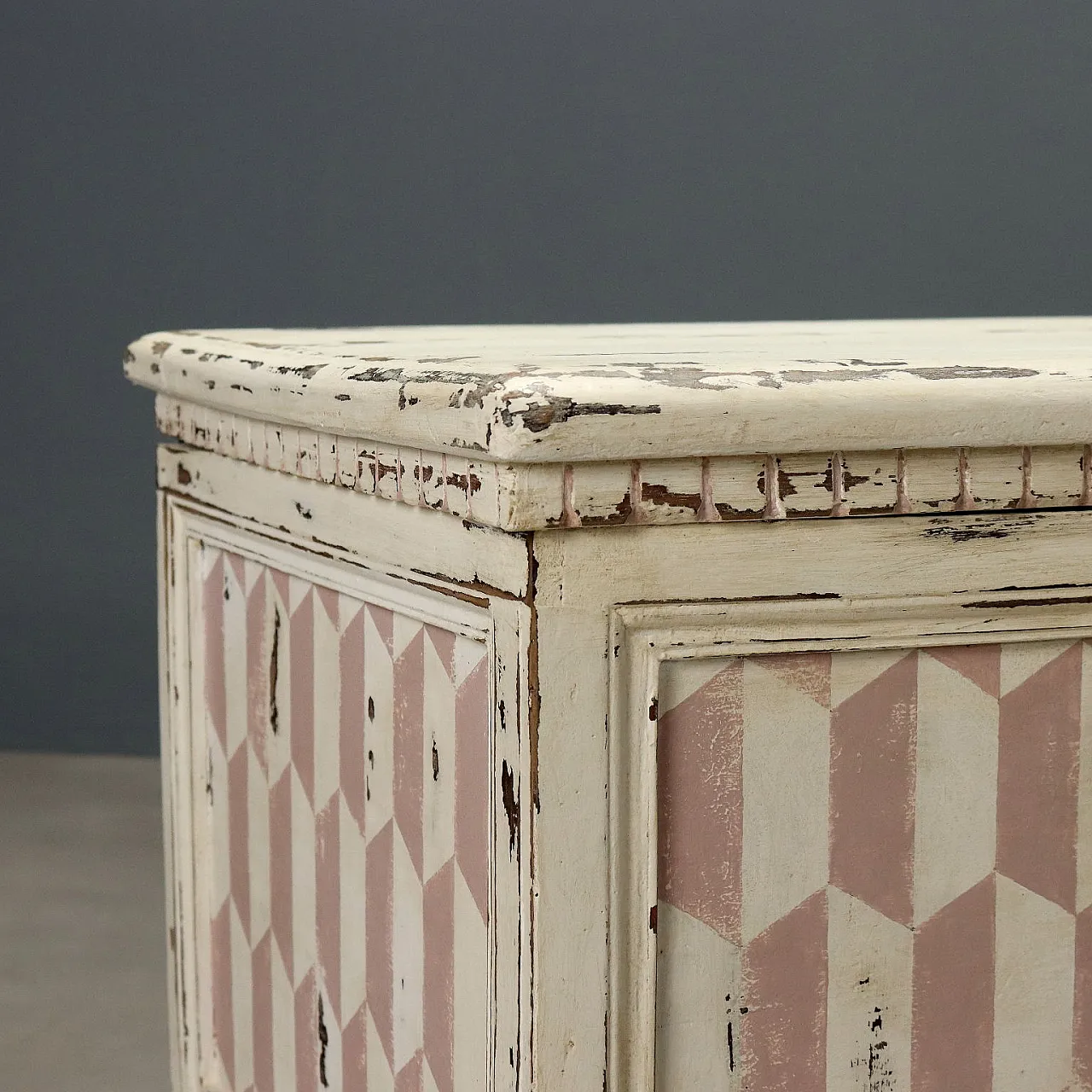 Chest in lacquered walnut and wrought iron, 18th century 5