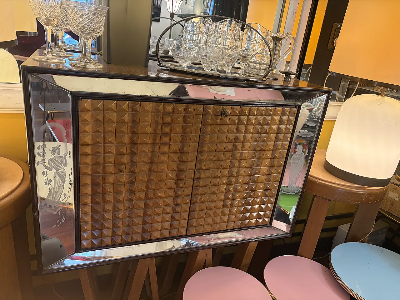 Osvaldo Borsani bar cabinet, 40s 12