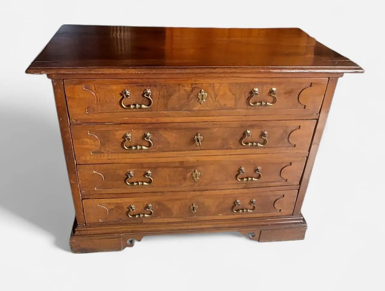 Walnut drawer, 17th Century 1