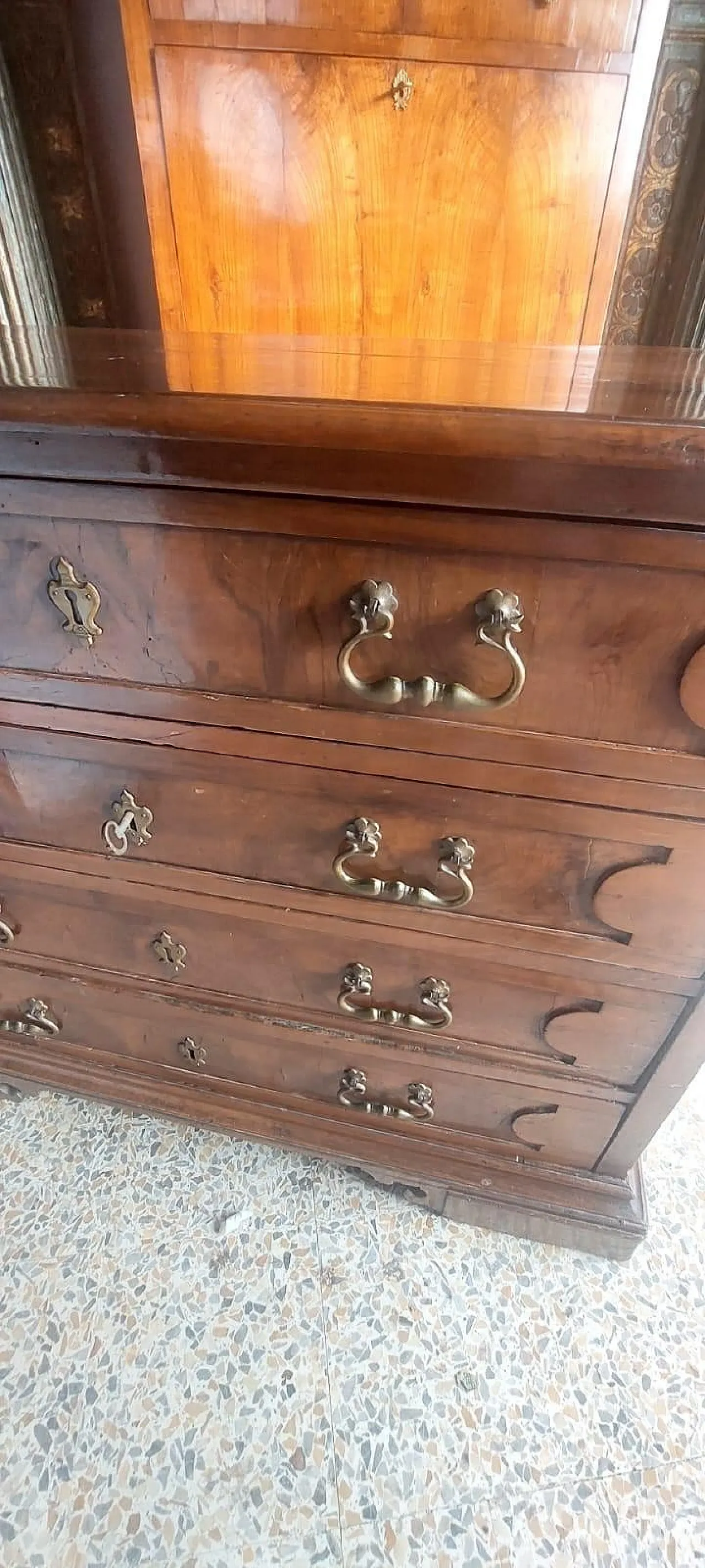 Walnut drawer, 17th Century 9