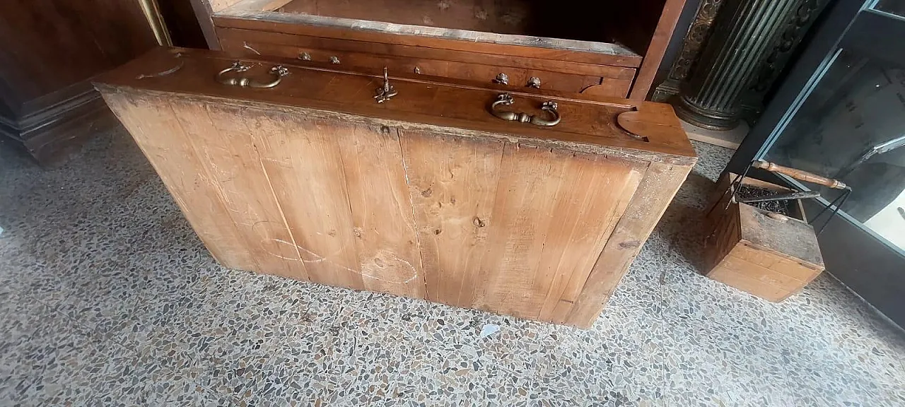 Walnut drawer, 17th Century 12