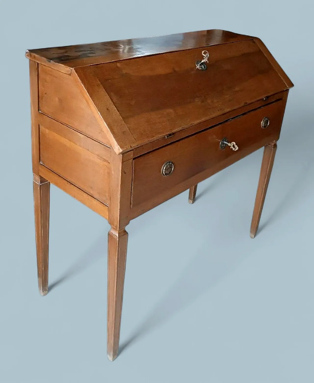 Writing desk with flap and a solid walnut drawer, late 18th century 1