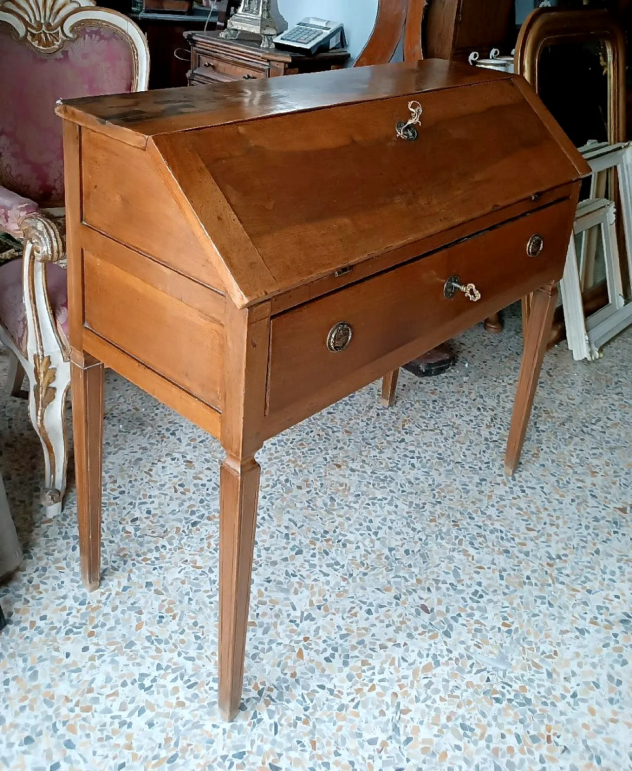 Writing desk with flap and a solid walnut drawer, late 18th century 4
