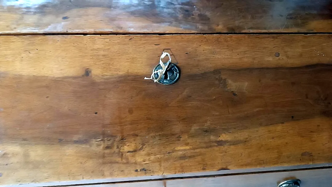 Writing desk with flap and a solid walnut drawer, late 18th century 6