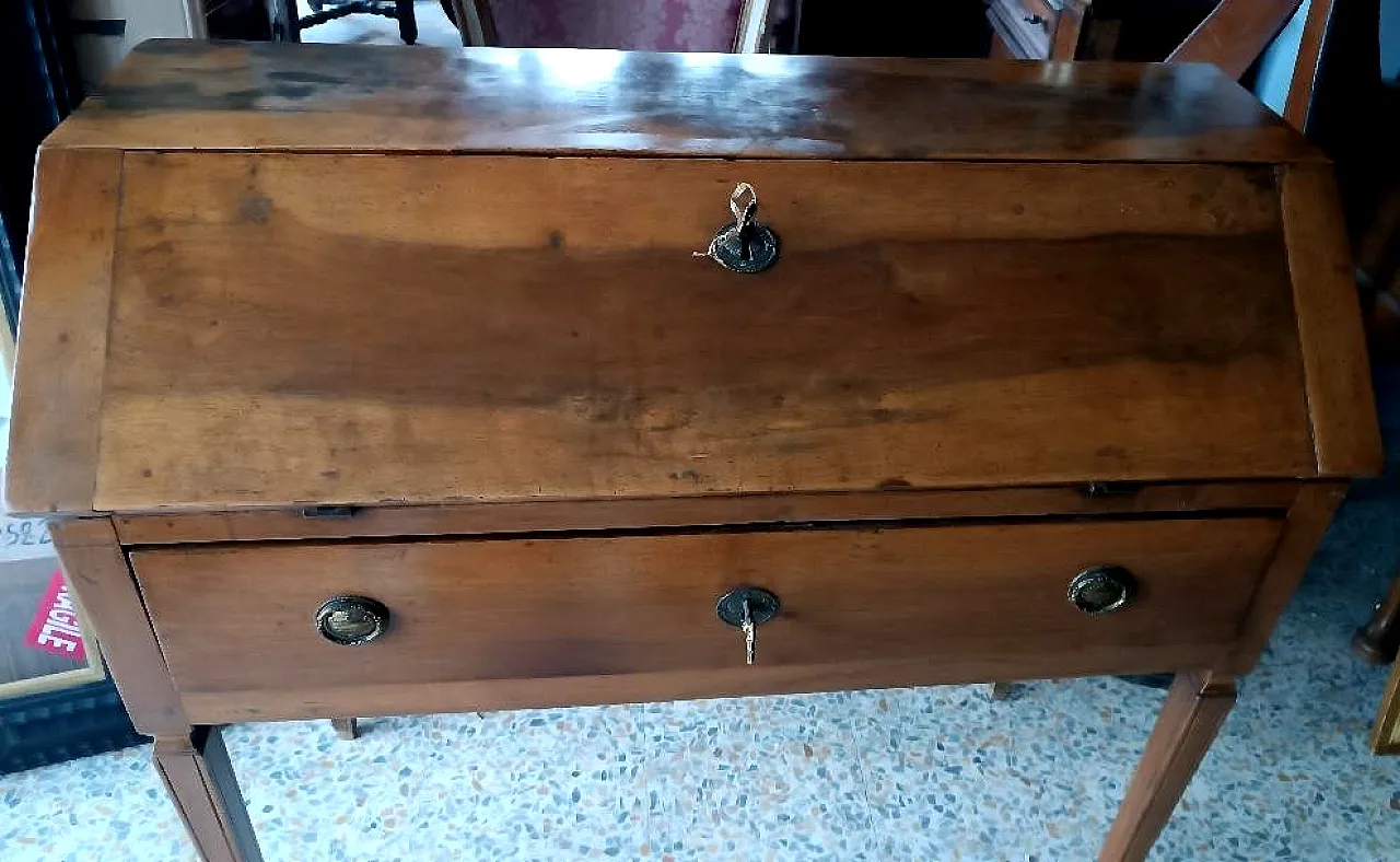 Writing desk with flap and a solid walnut drawer, late 18th century 9