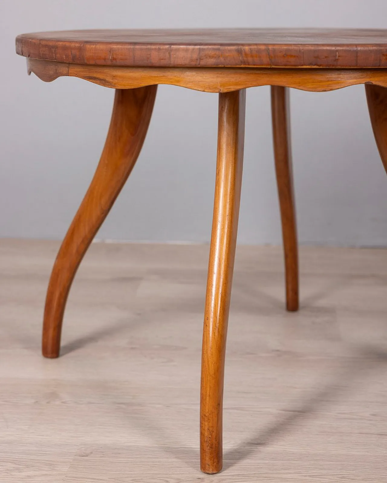 Walnut coffee table, 1940s 4