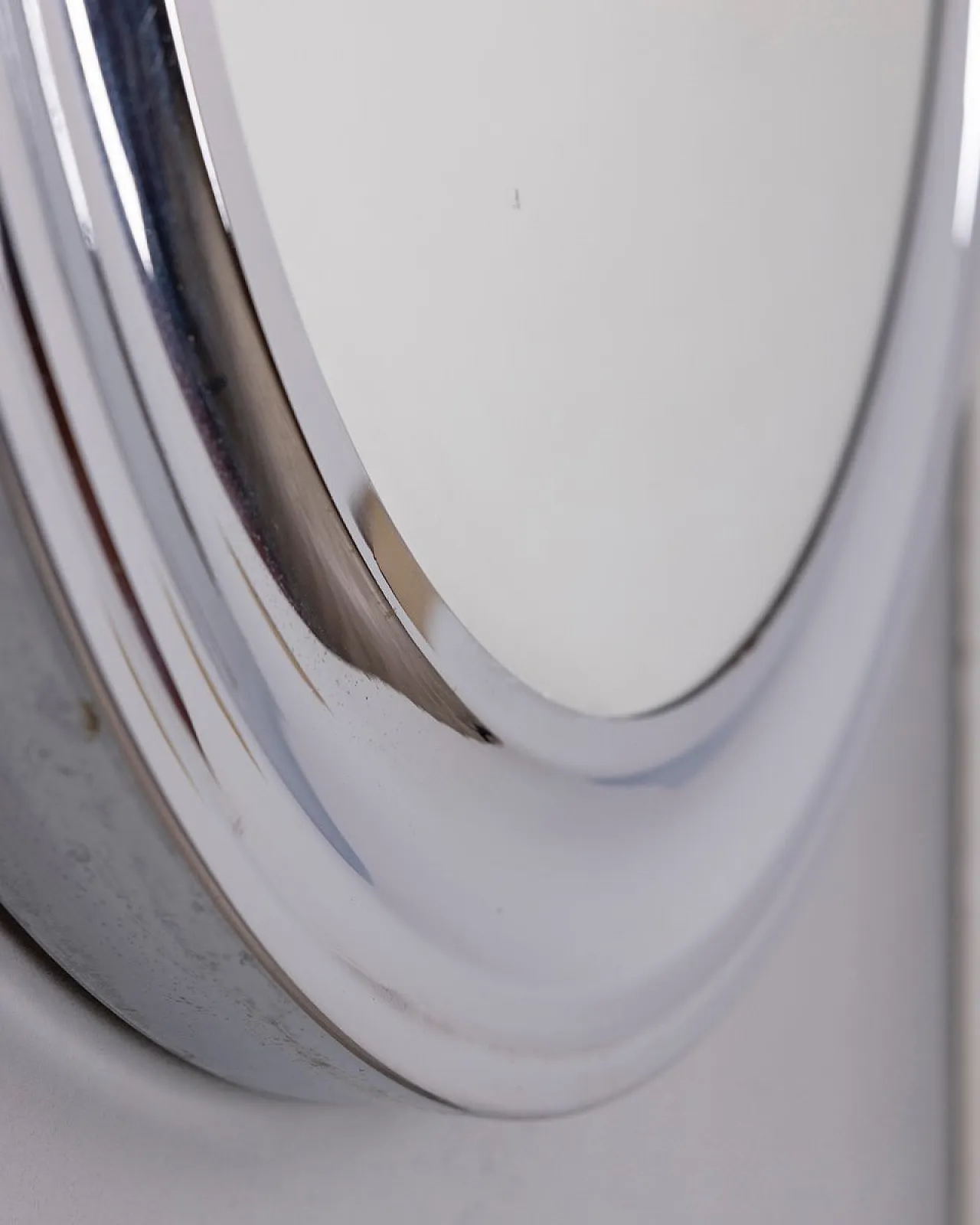 Specchio da parete rotondo in metallo cromato, anni '70 6