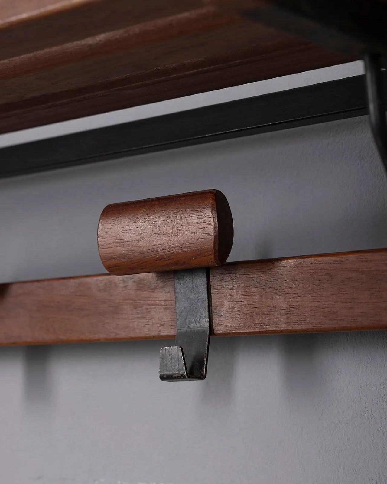 Attaccapanni in legno, anni '60 5