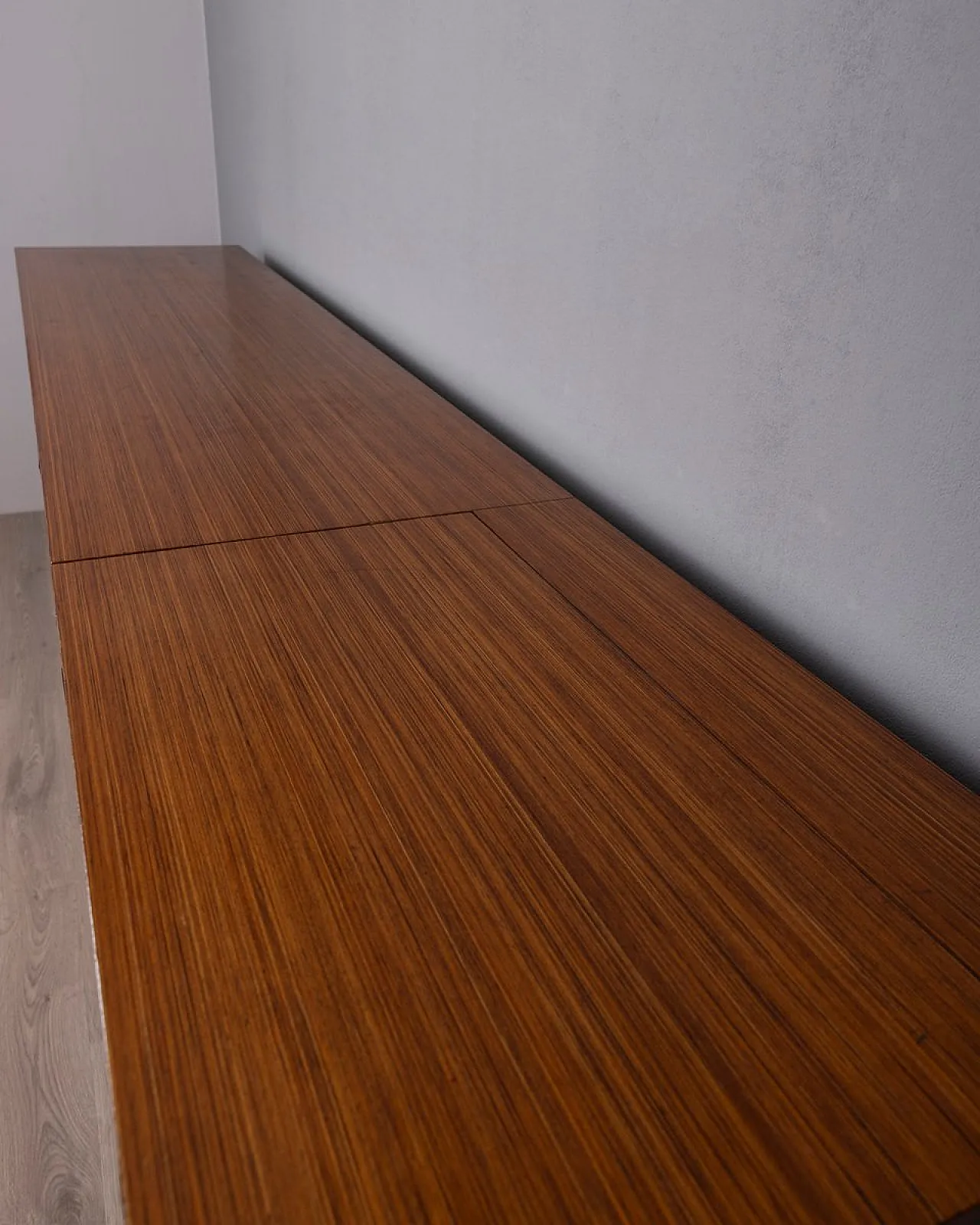 Credenza in legno con scomparto bar, anni '60 9