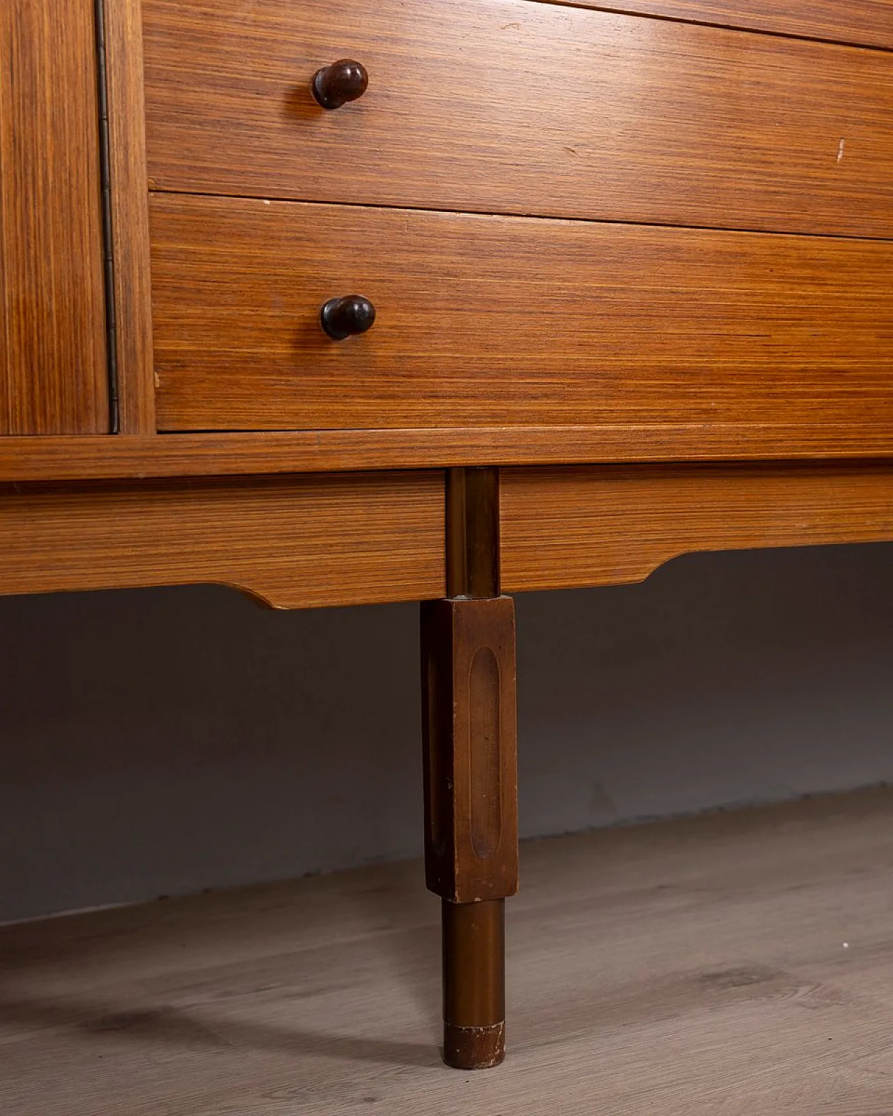 Credenza in legno con scomparto bar, anni '60 12