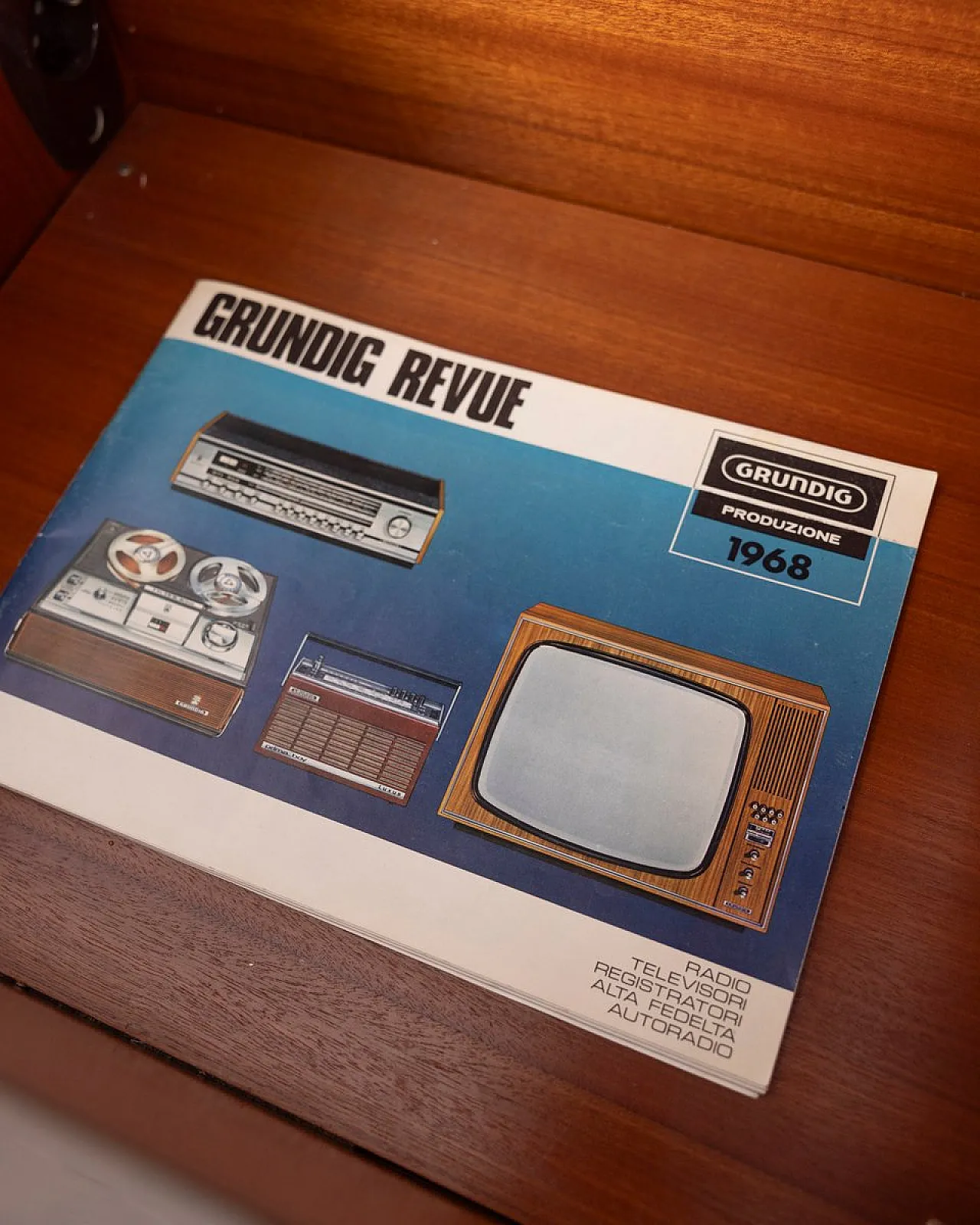 Radio stereo di Grundig Rossini, anni '60 15