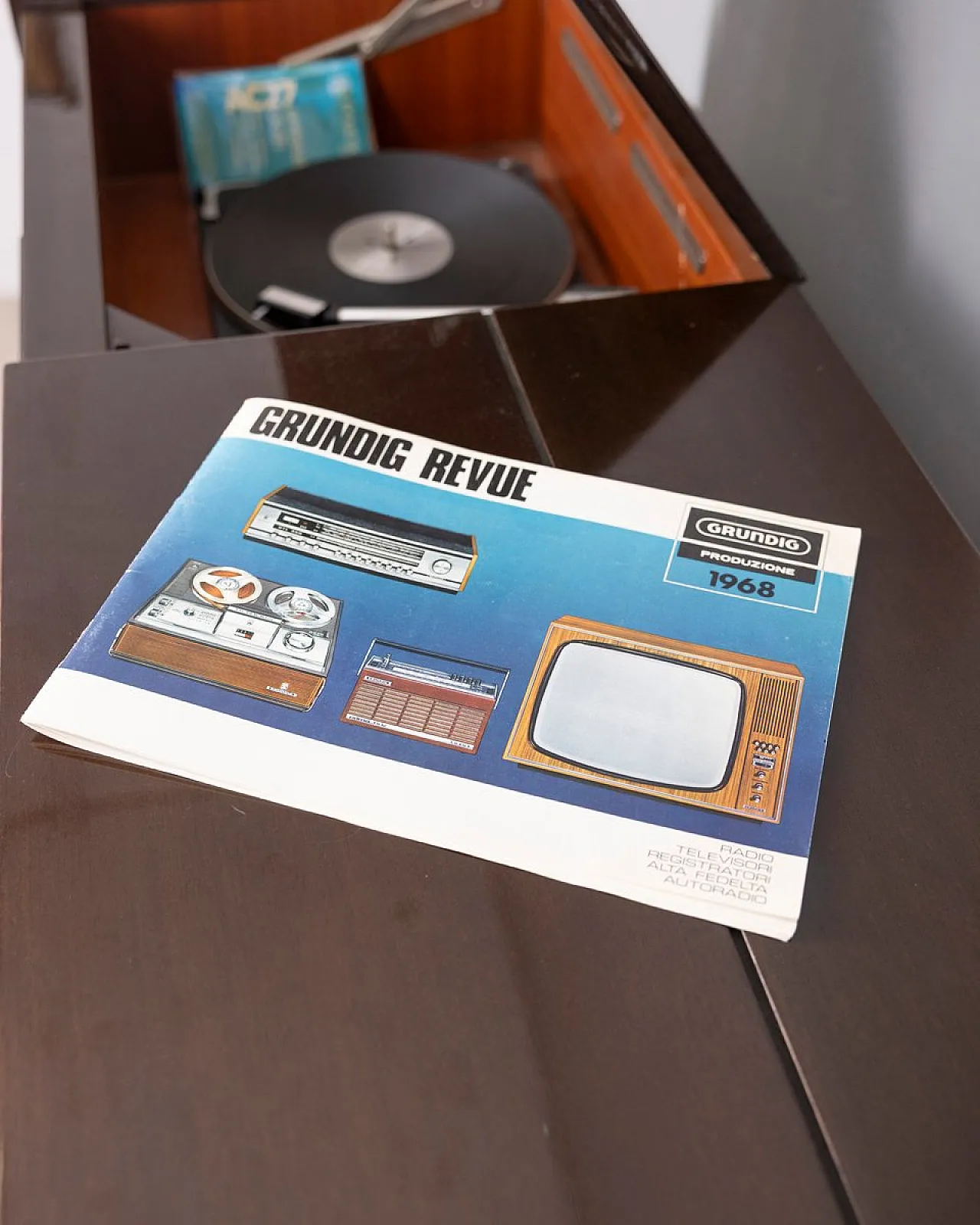 Radio stereo di Grundig Rossini, anni '60 18