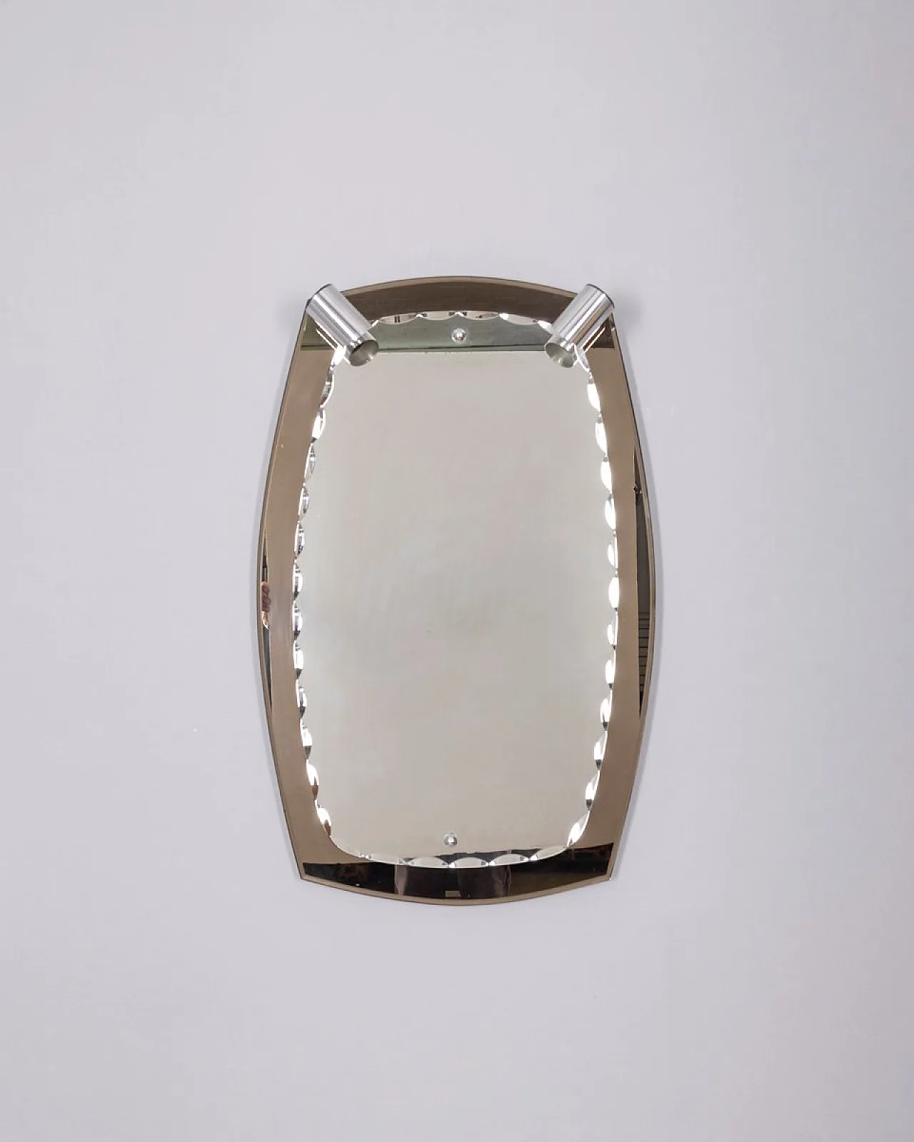 Specchio da parete in vetro fumé con faretti, anni '60 2
