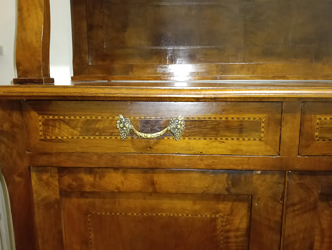Sideboard with decorated display cases, 19th century 9