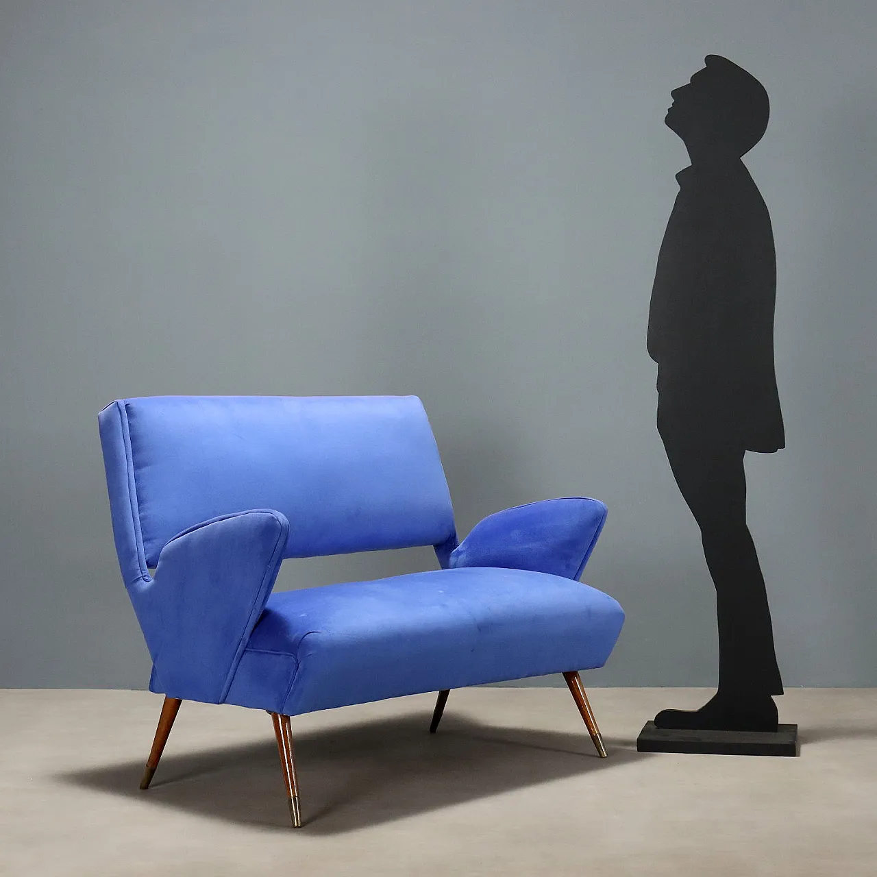 Divano a due posti in velluto con braccioli, '900 3