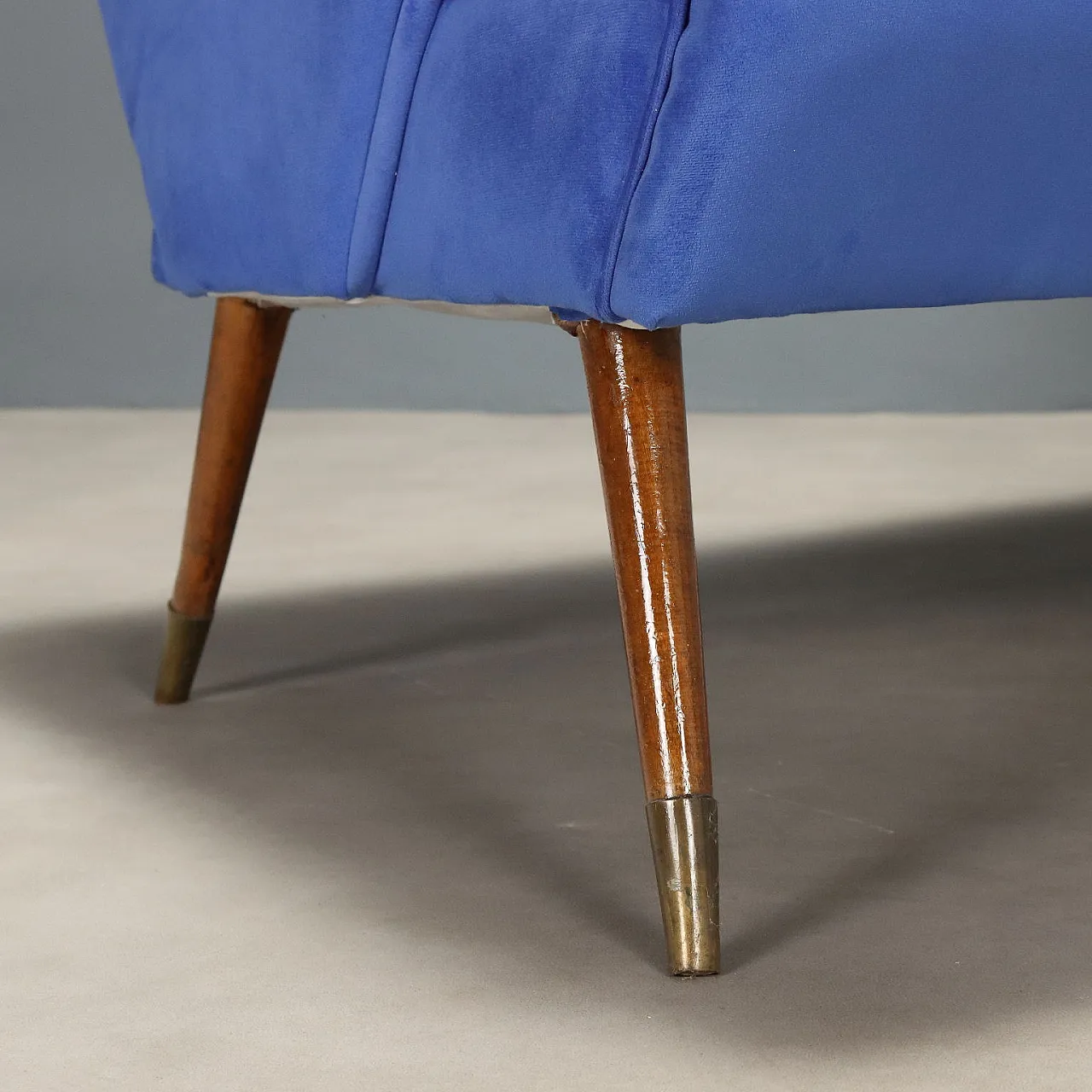 Divano a due posti in velluto con braccioli, '900 7