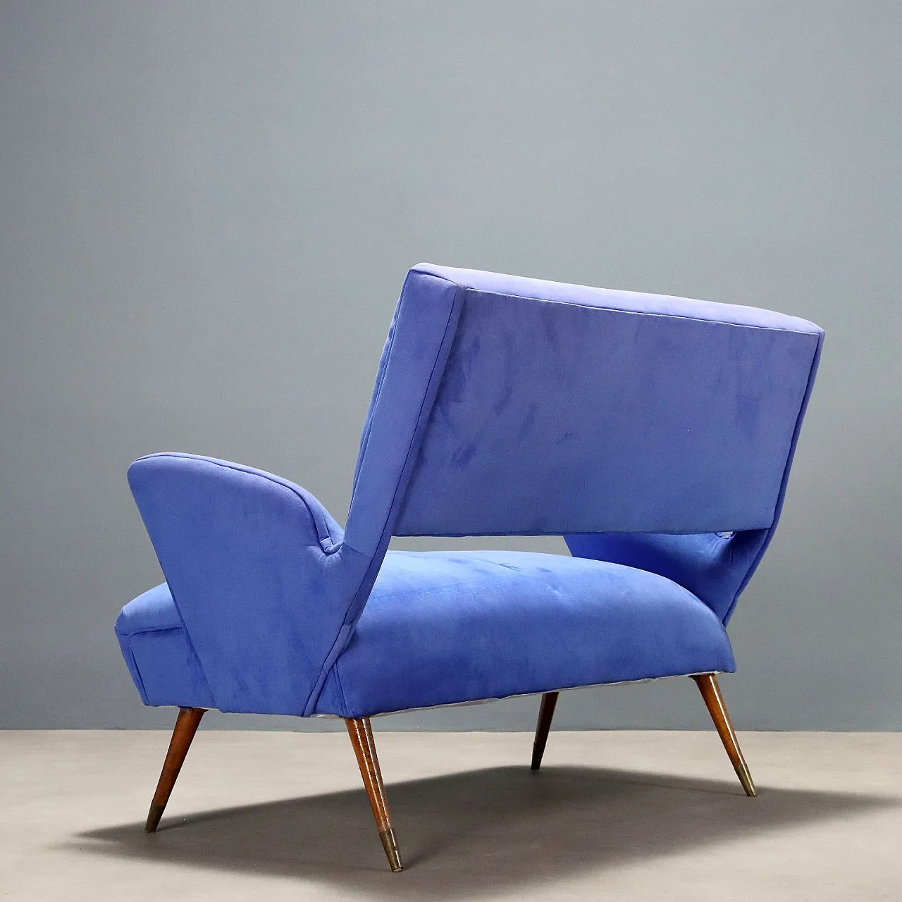 Divano a due posti in velluto con braccioli, '900 9