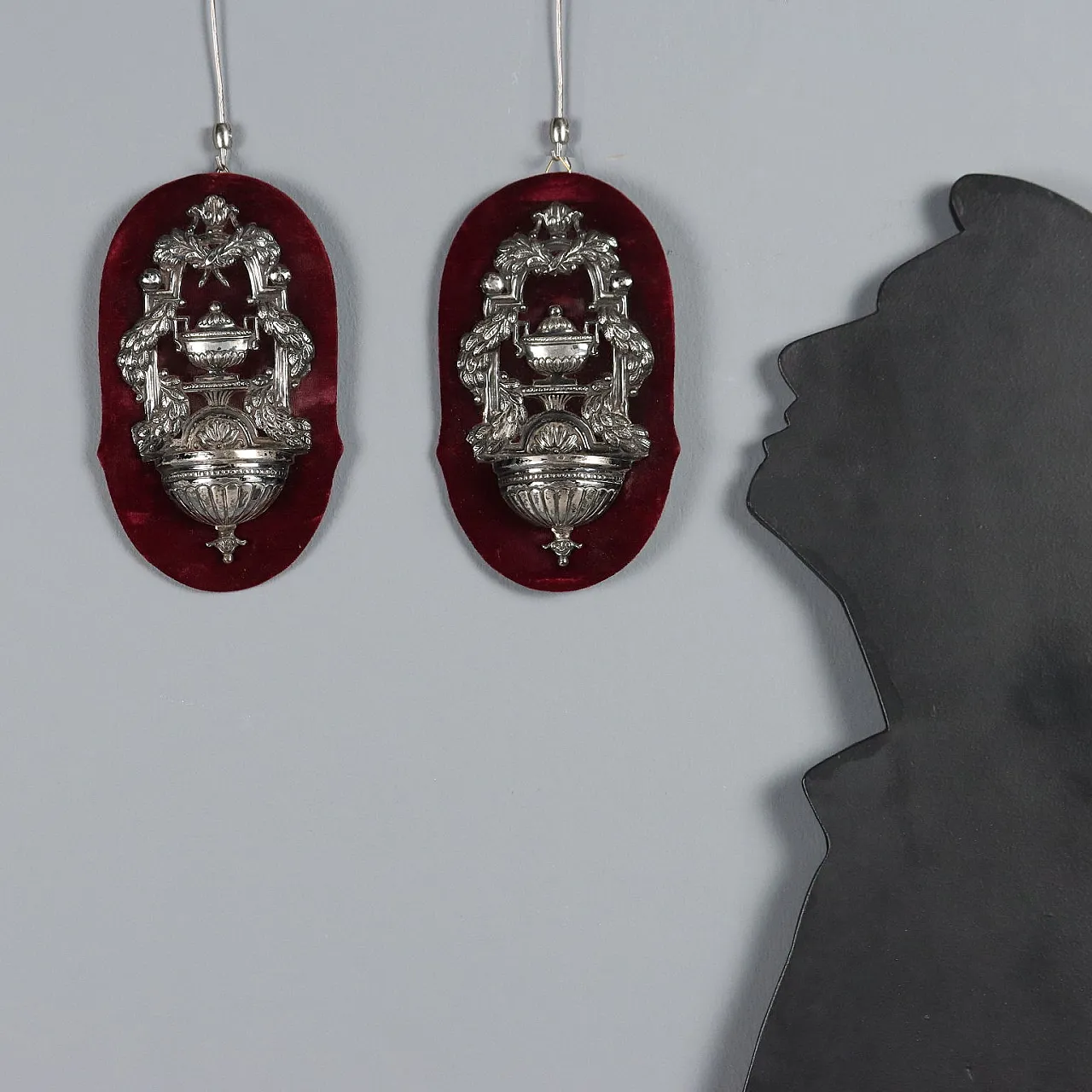 Pair of embossed and chiseled silver holy water fonts, 19th century 2