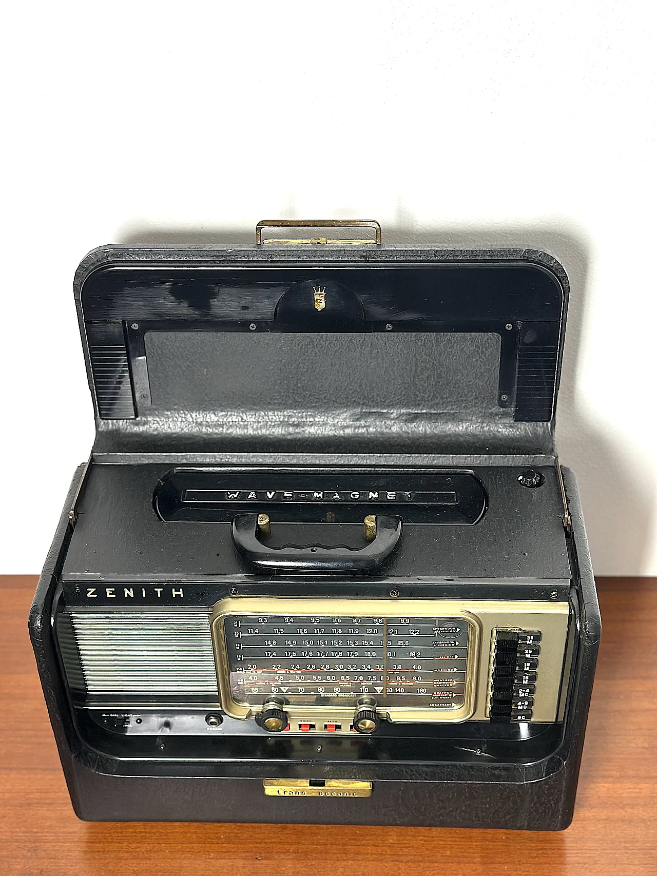 Trans-Oceanic B600 Portable Radio by Zenith, USA 1959-1962 6