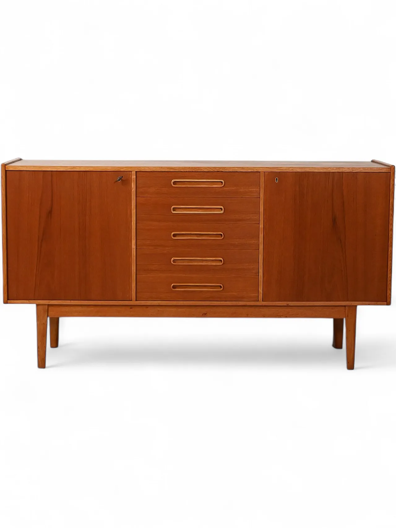 Credenza scandinava con maniglie intarsiate,  anni ’50 9