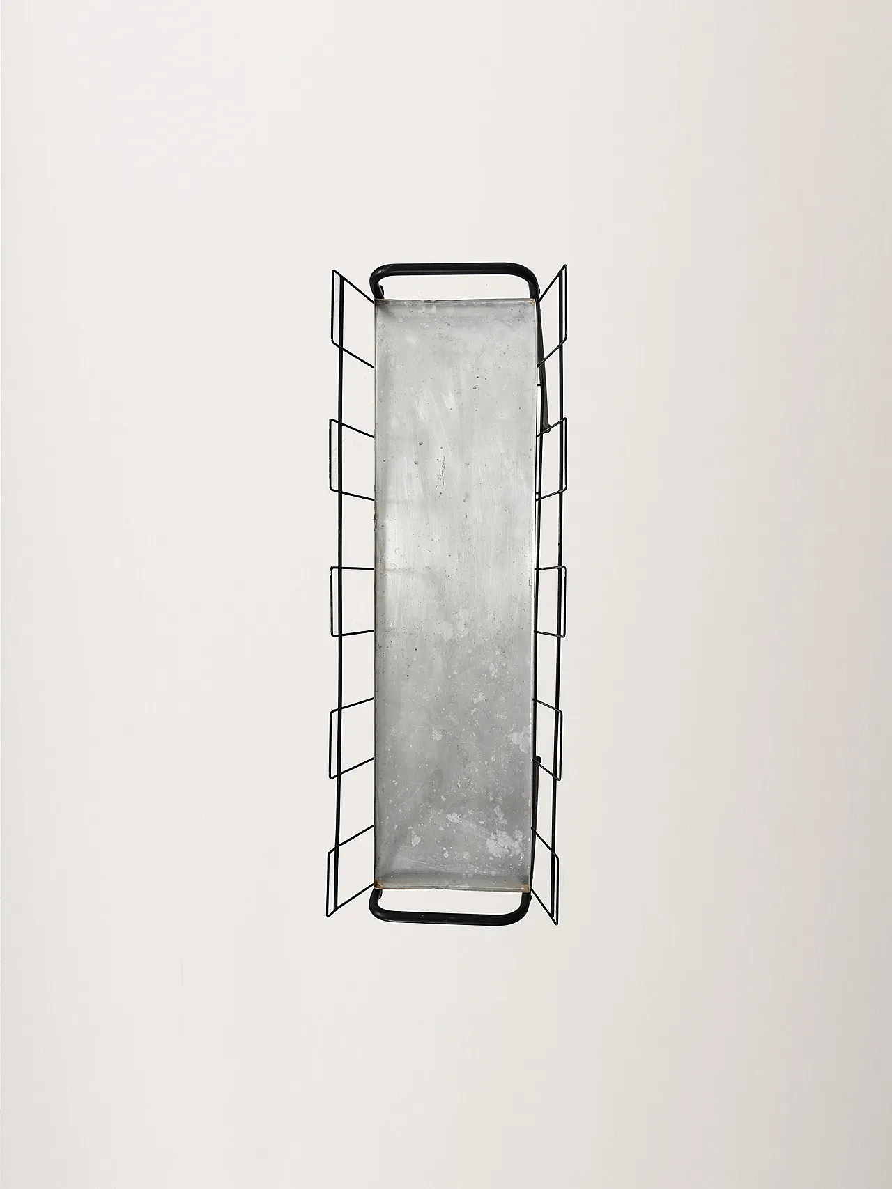 Scandinavian flower holder in black metal and teak 9