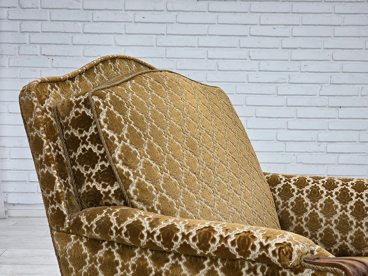 Poltrona relax danese, in velluto,  frassino intagliato, anni '50 3