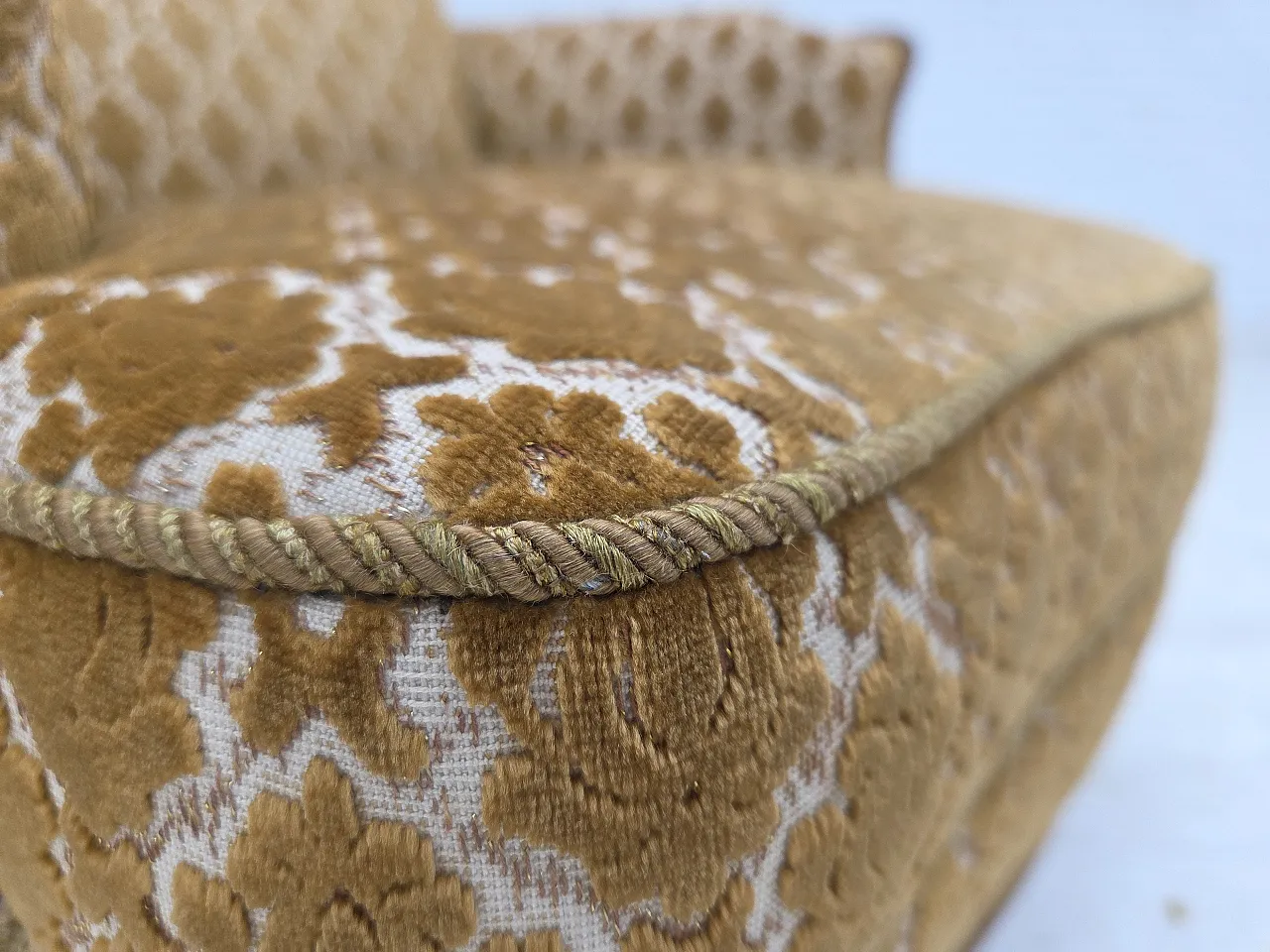 Poltrona relax danese, in velluto,  frassino intagliato, anni '50 5