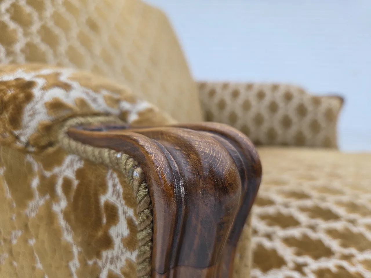 Poltrona relax danese, in velluto,  frassino intagliato, anni '50 6