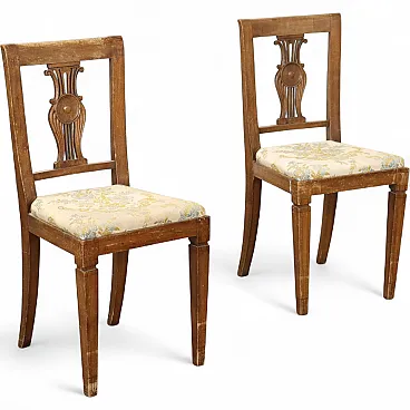 Poltroncina in noce con seduta e schienale imbottiti, metà '800