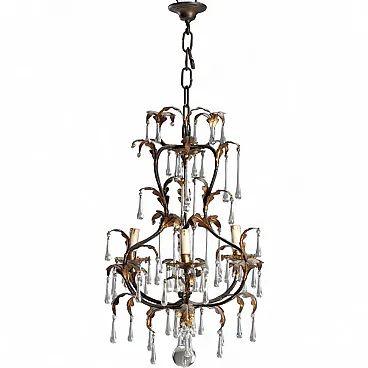 Lampadario in ferro, lamiera dorata e pendenti in vetro, fine '800
