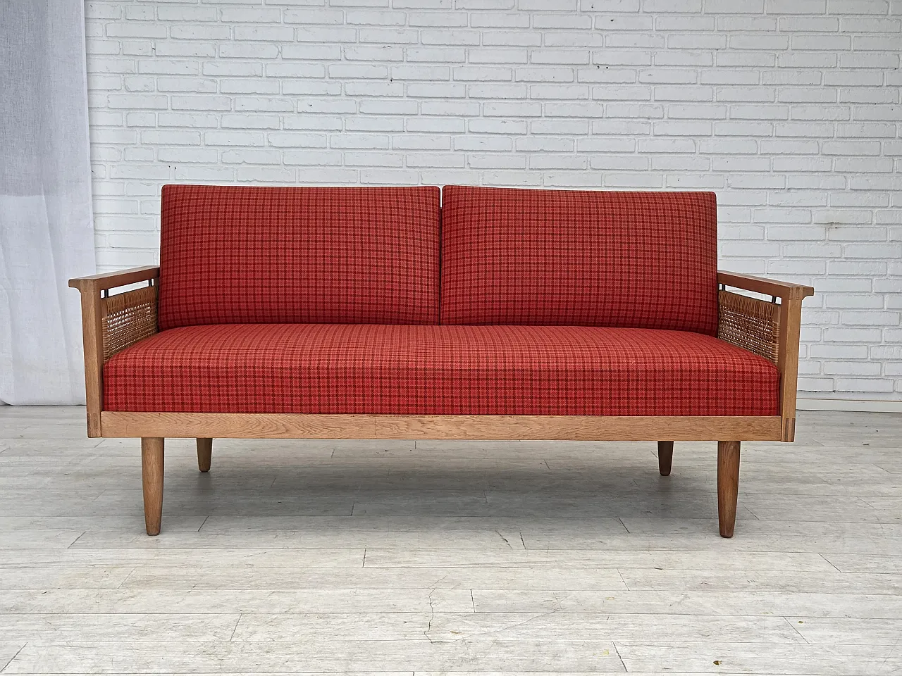 Danish drop-arm daybed by Illum Wikkelsø, wool, 1970s 1