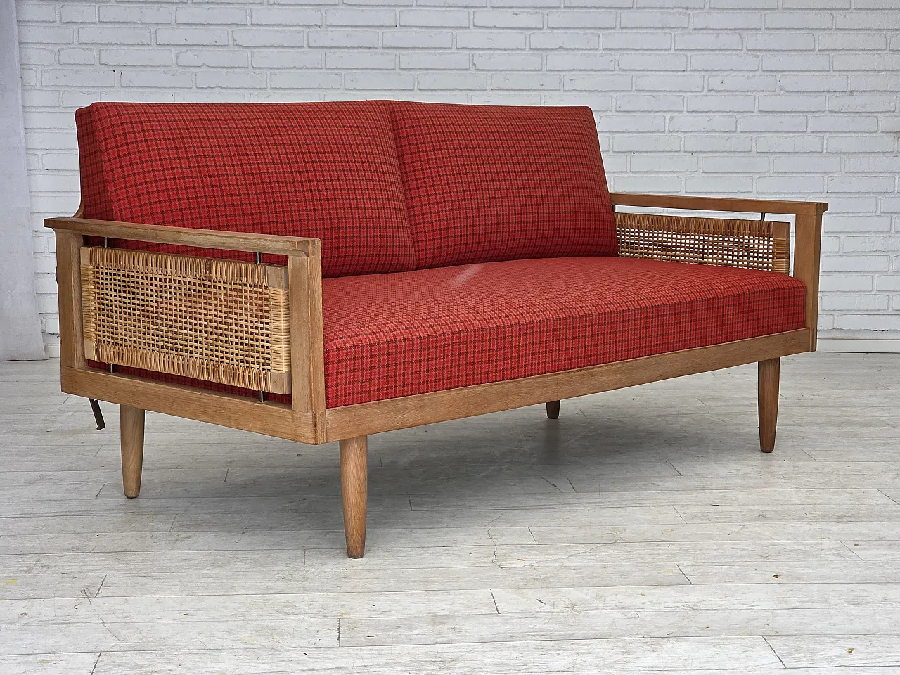 Danish drop-arm daybed by Illum Wikkelsø, wool, 1970s 13