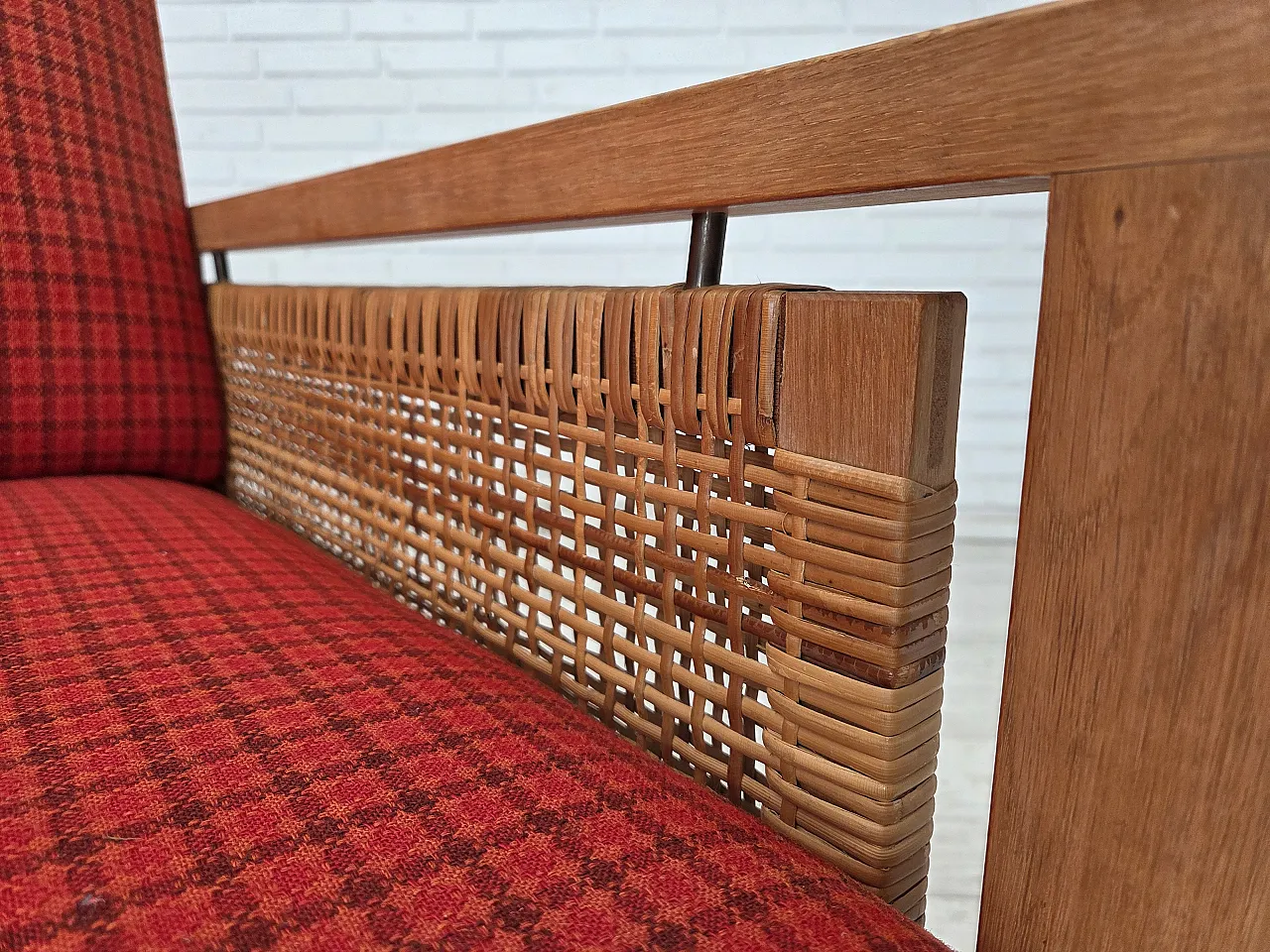 Danish drop-arm daybed by Illum Wikkelsø, wool, 1970s 16